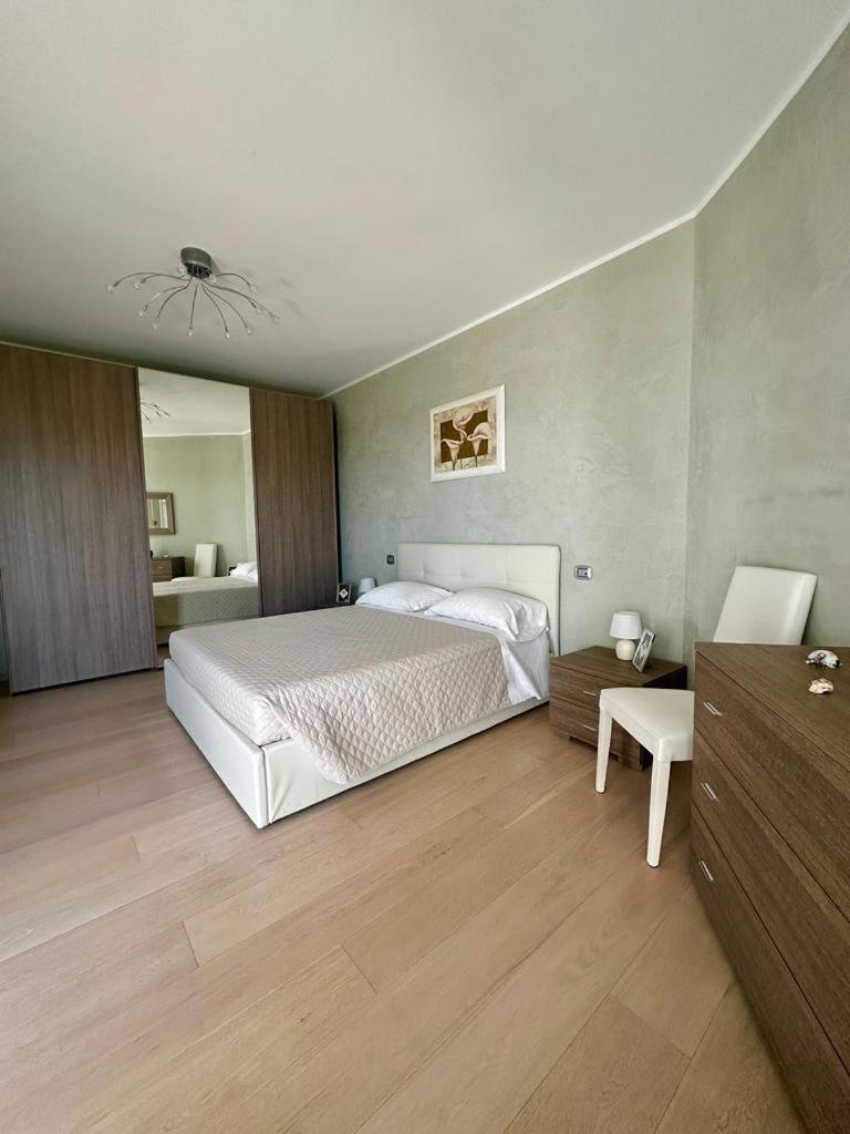 Sigis House - Independent Apartment Sea View Fiumicino Eksteriør billede